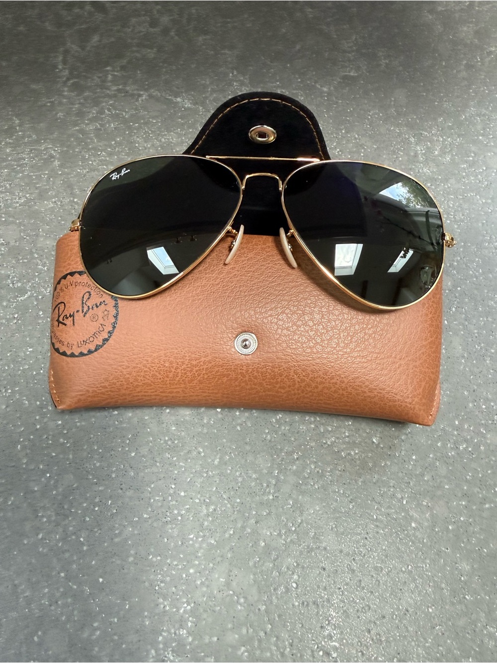 Ray-Ban Men’s Aviator Sunglasses - Black Lenses, Gold Frame